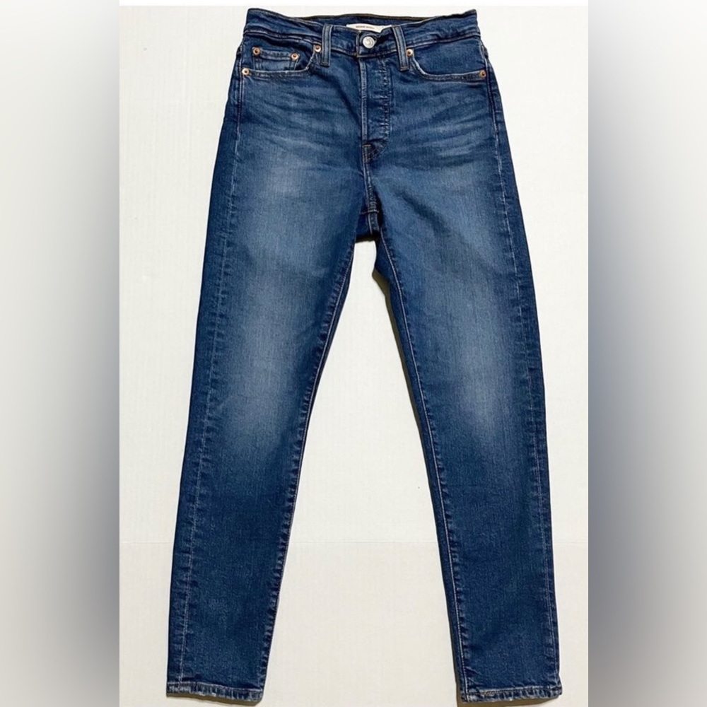 Levi Wedgie Fit Skinny Jeans EUC sz. 24